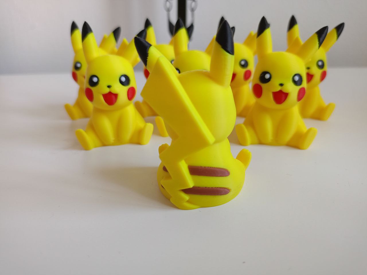 Pikachu - Figura 3D sentado XamoCrafts